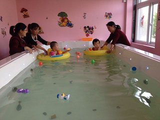 小鸭先知婴幼儿游泳馆加盟保障多,小鸭先知婴
